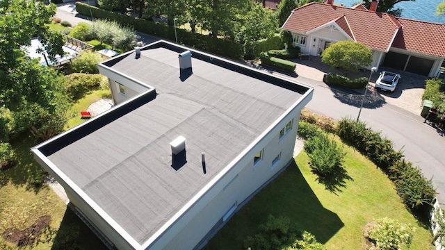 Villa i Jönköping med nytt papptak