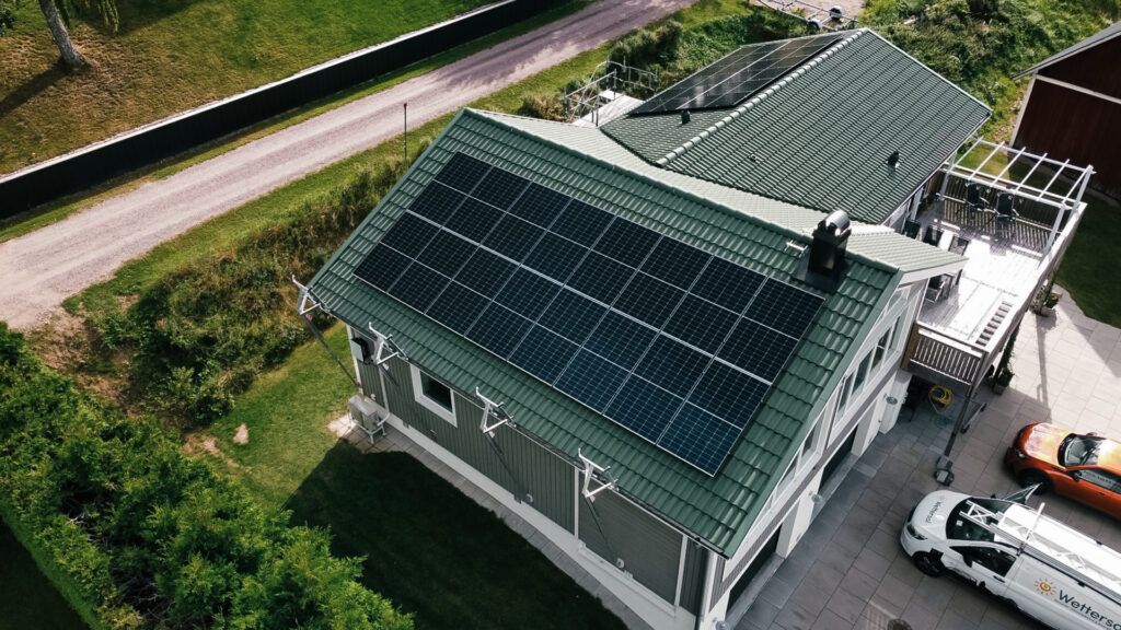 Hus med solceller på taket