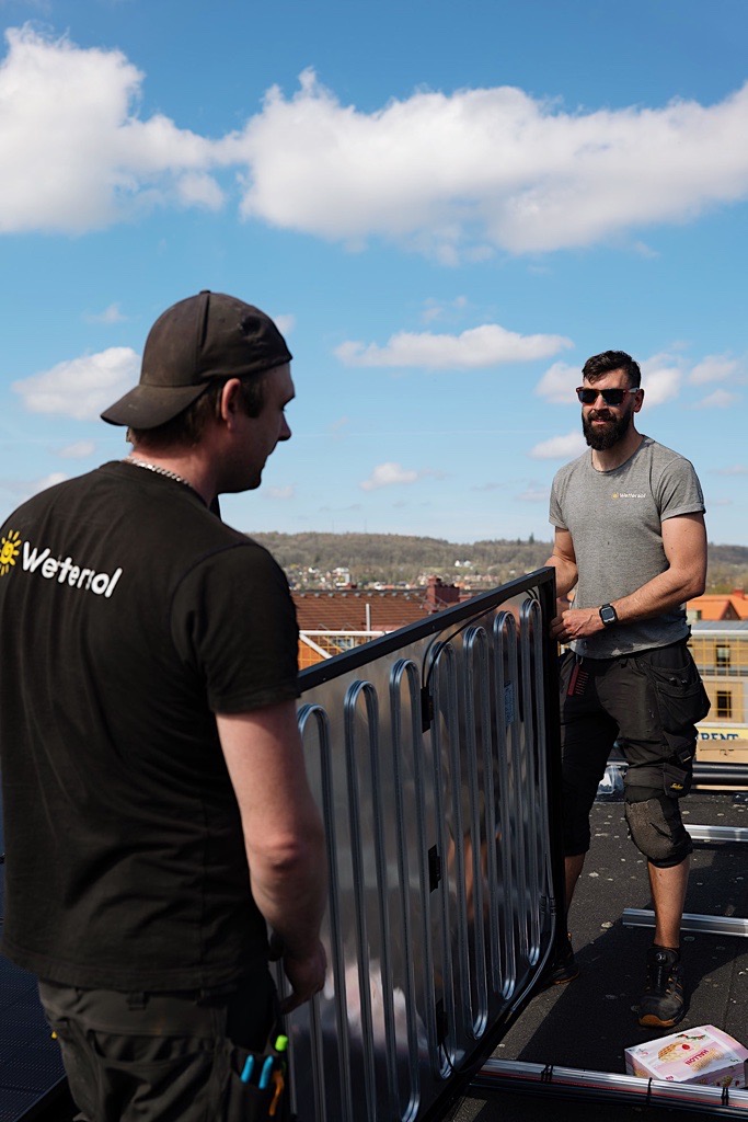 Solhybrider installeras på en BRF i Falköping